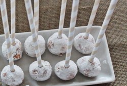 Donut Holes + Striped Straws = Lazy Cake Pops (and the Short Story of the Smash Cake)