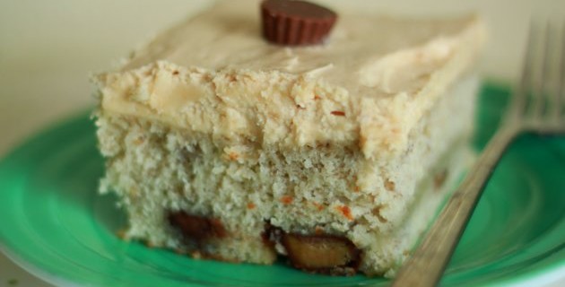Reese’s Peanut Butter Cup Banana Cake with Peanut Butter Cream Cheese Frosting
