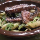 Spinach Pesto Pasta with Portobello Mushrooms or Bacon