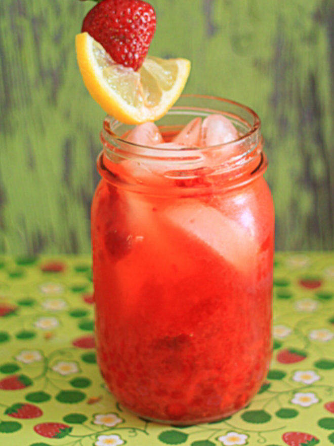 Fresh Strawberry Lemonade by the Glass