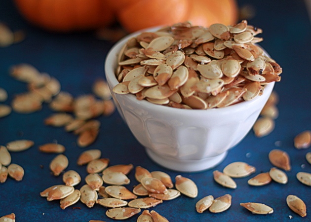 Delicious, healthy pumpkin seeds are the best pumpkin-carving snack. Whether you're pureeing your own pumpkin or creating your jack o'masterpiece, don't let these little gems go to waste! They're easy to roast to crunchy, addicting perfection. Here's the step-by-step on how to roast pumpkin eeds, plus 3 tasty flavor variations: Kettle Corn Style; Sweet, Spicy, & Savory; and Salt & Pepper