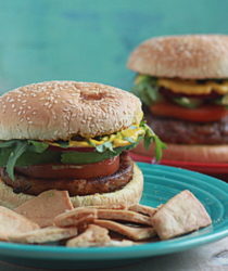 Quick and easy dinner for vegetarians and meat-eaters living together: hamburgers/veggie burgers