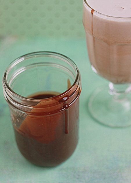 Homemade chocolate syrup | Kitchen Treaty