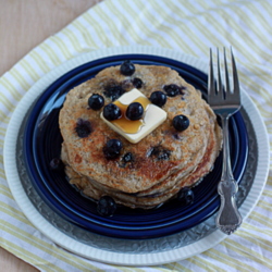 Lemon blueberry yogurt pancakes | Kitchen Treaty