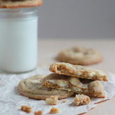 White chocolate chunk macadamia nut cookies | Kitchen Treaty