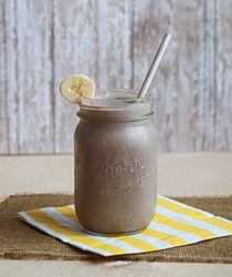 Vegan banana chocolate smoothie | Kitchen Treaty