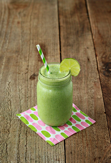 Vanilla Lime Green Smoothie recipe - With its tangy citrus and sweet vanilla, this nutrient-packed smoothie is reminiscent of a creamsicle – but with all of the goodness and none of the guilt.