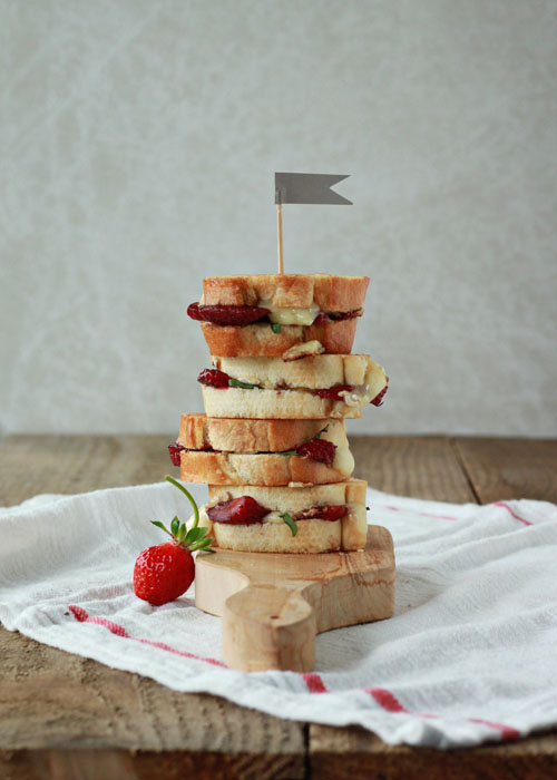 Balsamic Strawberry and Brie Grilled Cheese Sliders | Kitchen Treaty