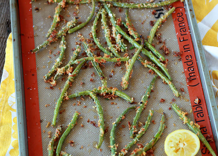Parmesan and Panko Crusted Baked Green Bean Fries | Kitchen Treaty