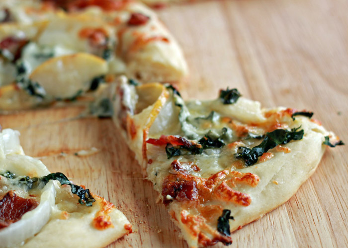Gorgonzola, Kale, and Pear Pizza with Optional Bacon | Kitchen Treaty