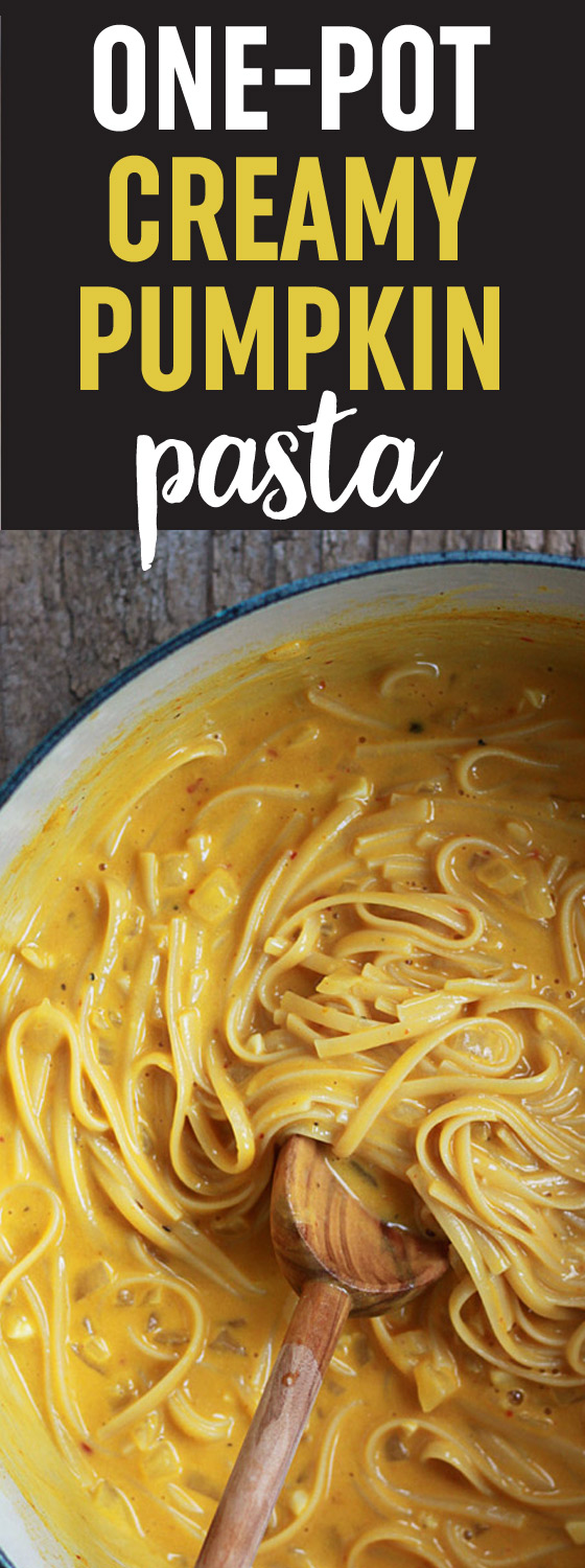 Luxuriously creamy one-pot pumpkin pasta in 20 minutes! It's possible with this super-simple vegetarian one-pot pasta recipe. (Vegan and gluten-free options) #pumpkinpasta #vegetarian #onepotpasta