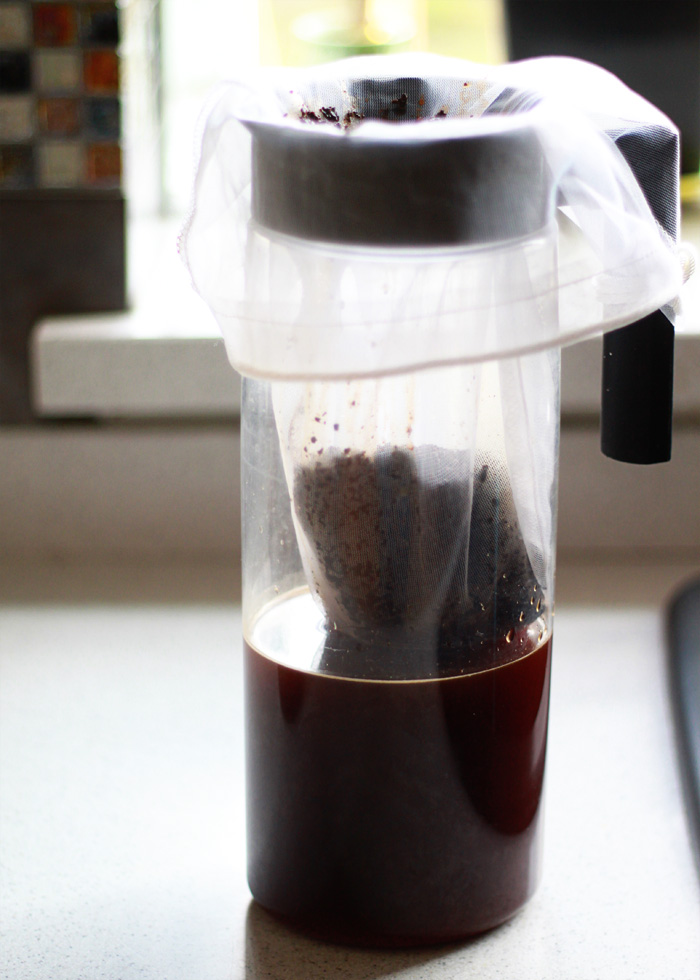 How to Make Cold-Brewed Iced Coffee Concentrate | kitchentreaty.com