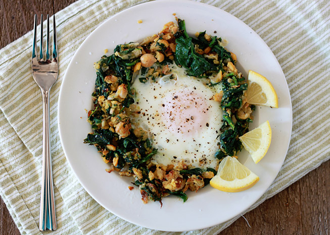 Breakfast for one: Lemony egg in a spinach-chickpea nest | Kitchen Treaty