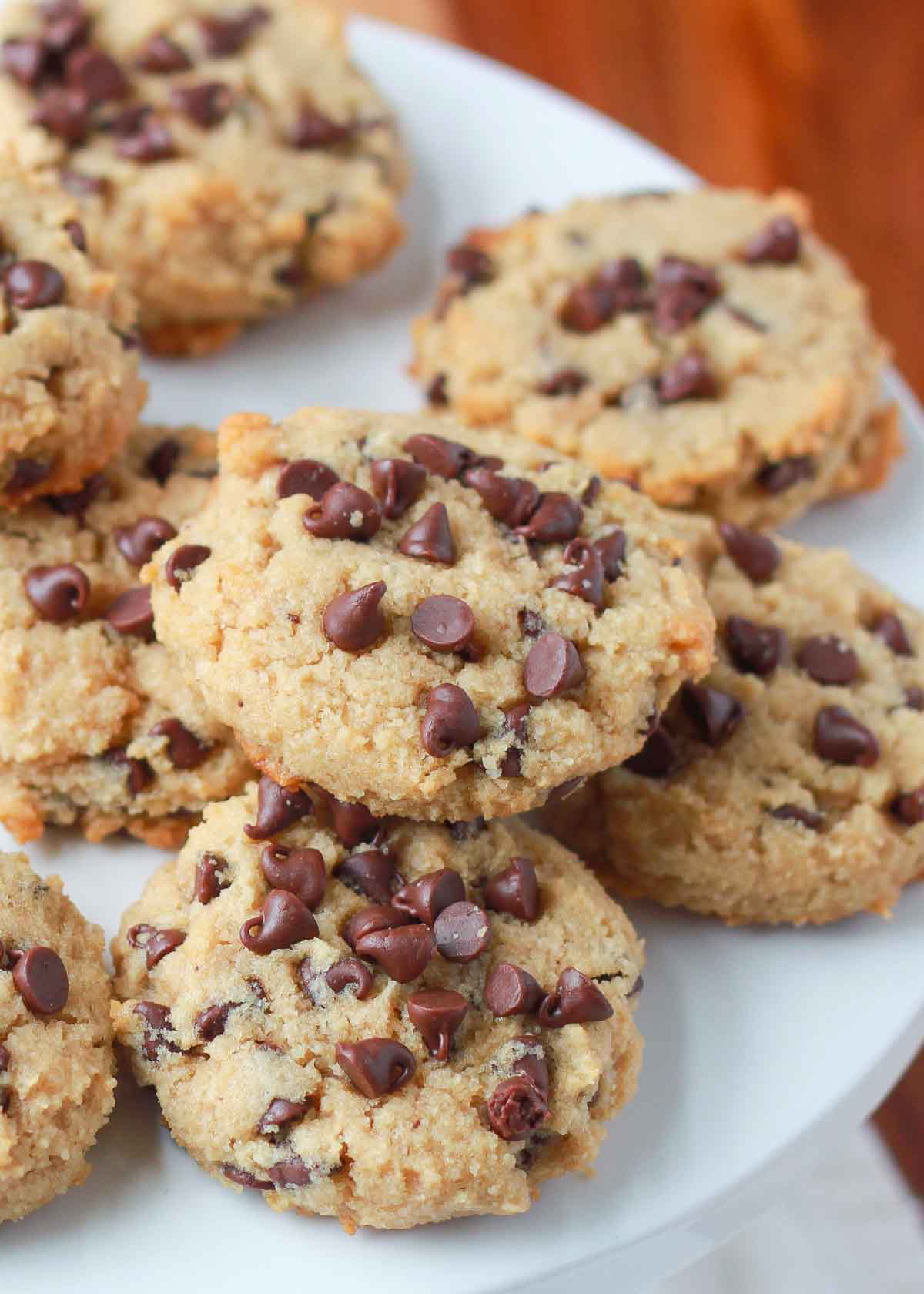 Soft-Baked Almond Flour Chocolate Chip Cookies - Bendy, melt-in-your-mouth gems ❤️ Easy recipe for gluten-free, dairy-free, low-carb chocolate chip cookies. 