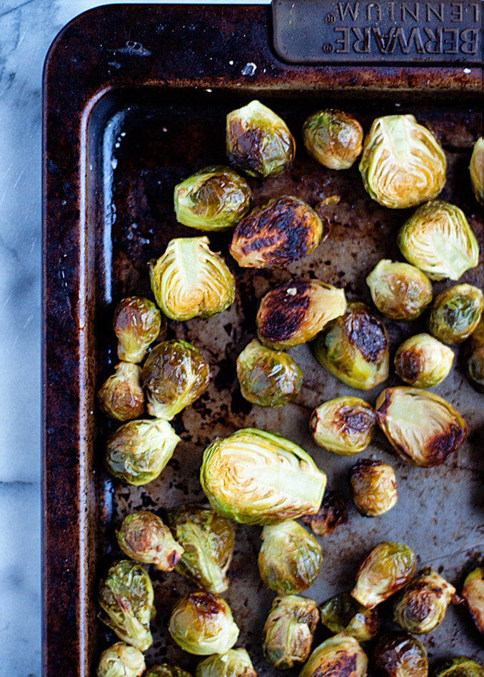 How to Roast Brussels Sprouts - the method that made Brussels sprouts my favorite vegetable, hands down!