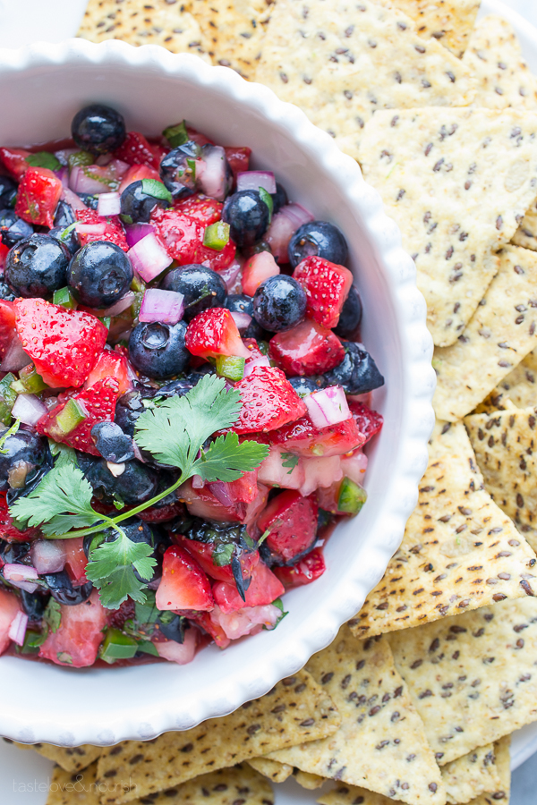 41 Fantastic Fruit Salsa Recipes - like this Berry Salsa from @tasteLUVnourish