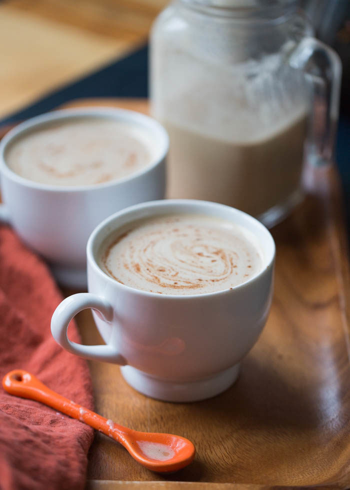 Rich and creamy vegan non-dairy pumpkin spice cashew coffee creamer! It's so simple - just cashews, pumpkin, spices, maple syrup, and water. Cozy up! #pumpkinspicecoffee