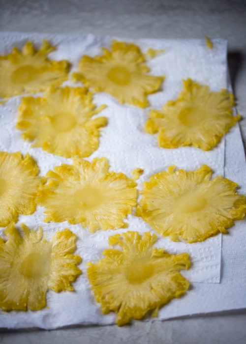How to Make a Dried Pineapple Flower Garnish for Cupcakes or Cakes