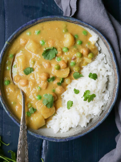 Slow Cooker Red Lentil Chickpea Curry With Potatoes Peas Kitchen Treaty Recipes