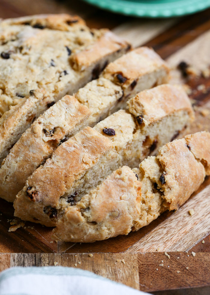 Vegan Irish Soda Bread - Golden-brown deliciousness that tastes just like the original. Just because you're vegan or dairy-free doesn't mean you can't enjoy a little bread-o-the-Irish! Vegan Irish Soda Bread - Golden-brown deliciousness that tastes just like the original. Just because you're vegan or dairy-free doesn't mean you can't enjoy a little bread-o-the-Irish!