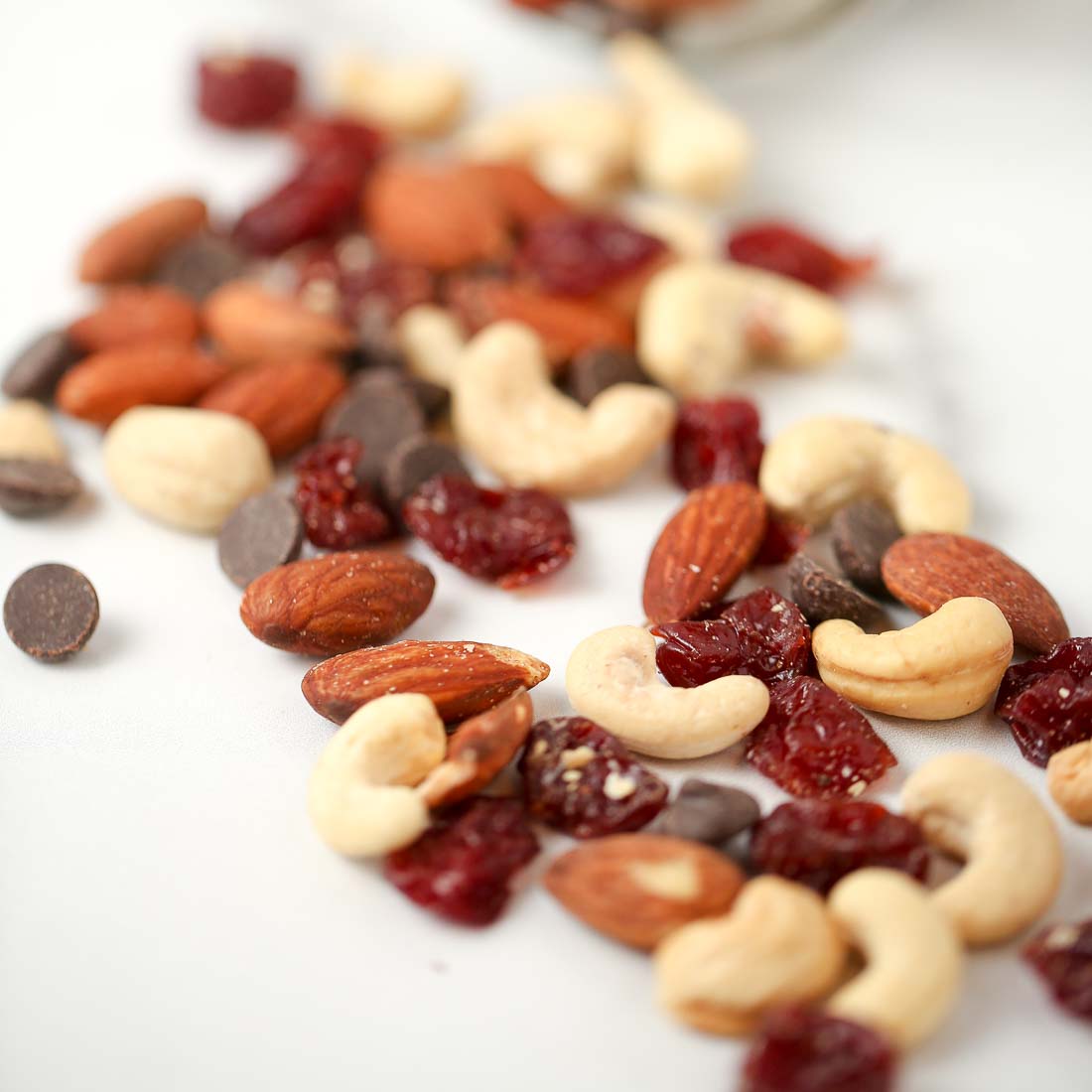 dark chocolate cherry trail mix8 Kitchen Treaty