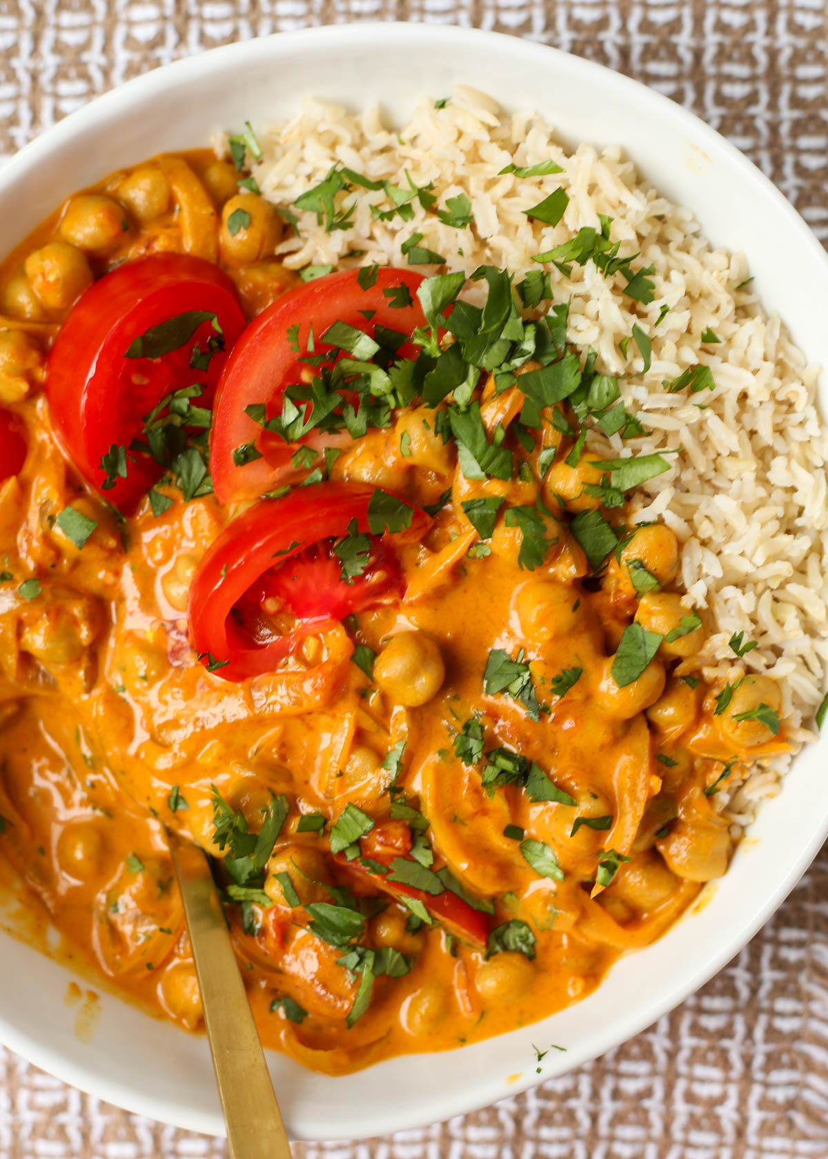 https://www.kitchentreaty.com/wp-content/uploads/2024/01/tomato-chickpea-curry.jpg?utm_source=chatgpt.com