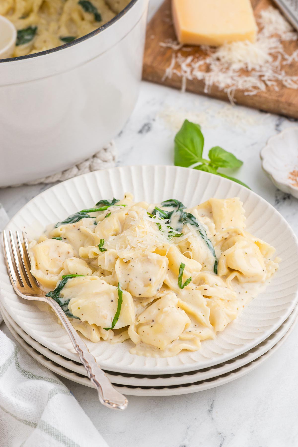 Un bol de tortellinis Alfredo crémeux 16 one pot tortellini alfredo 16