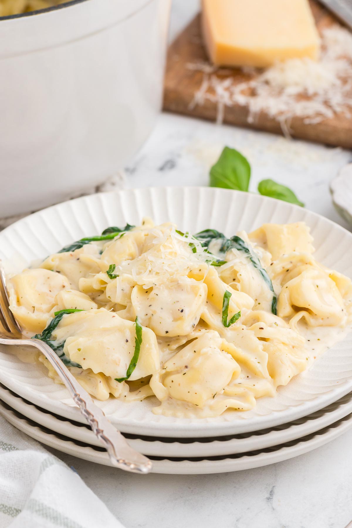 Un bol de tortellinis Alfredo crémeux 13 one pot tortellini alfredo 19