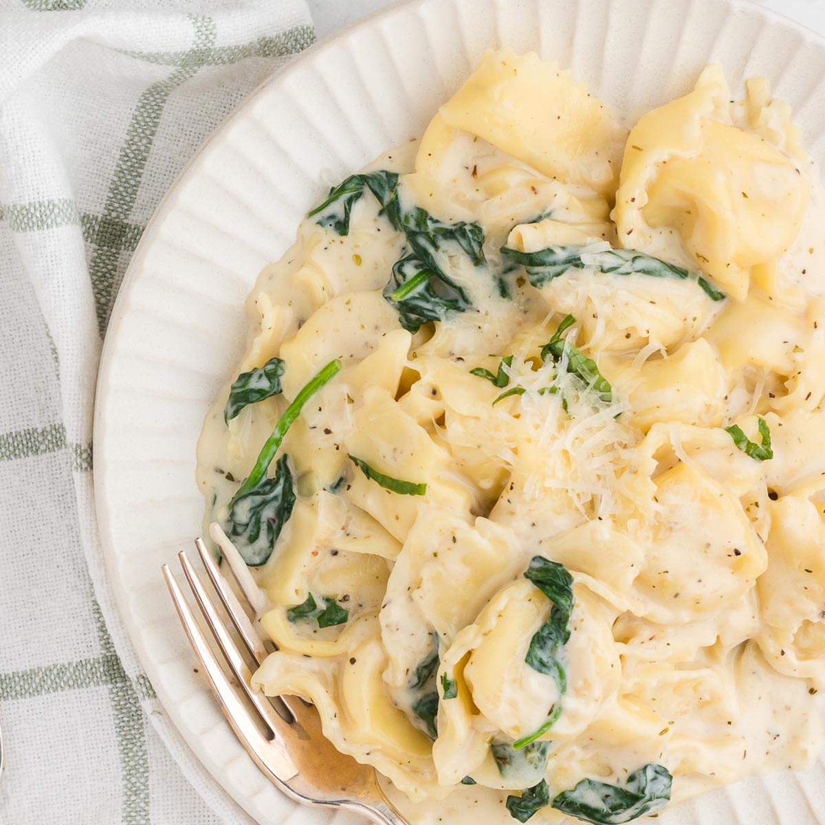 Un bol de tortellinis Alfredo crémeux 4 one pot tortellini alfredo 28